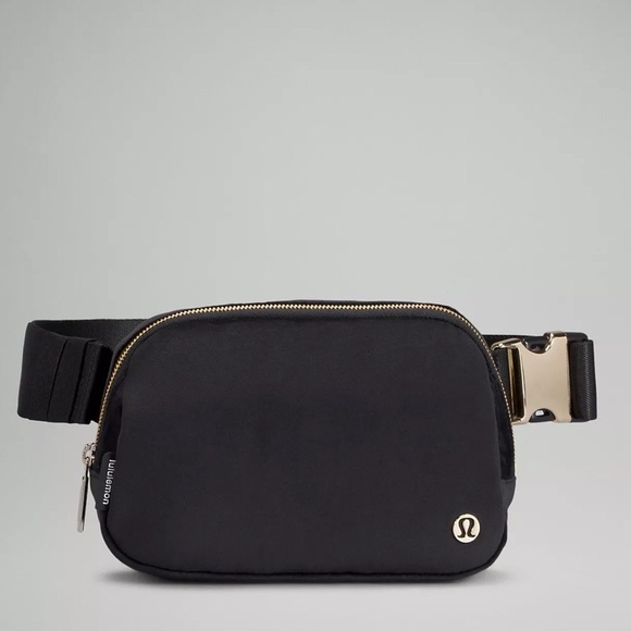 Lululemon Everywhere Belt Bag Velour Black Limited Edition Crossbody Bag NWT - Picture 1 of 9